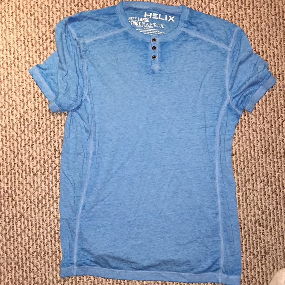 Button T-shirt